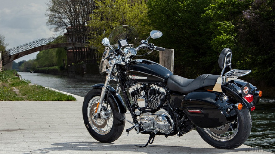 Отзыв о мотоцикле Harley-Davidson 1200 Custom