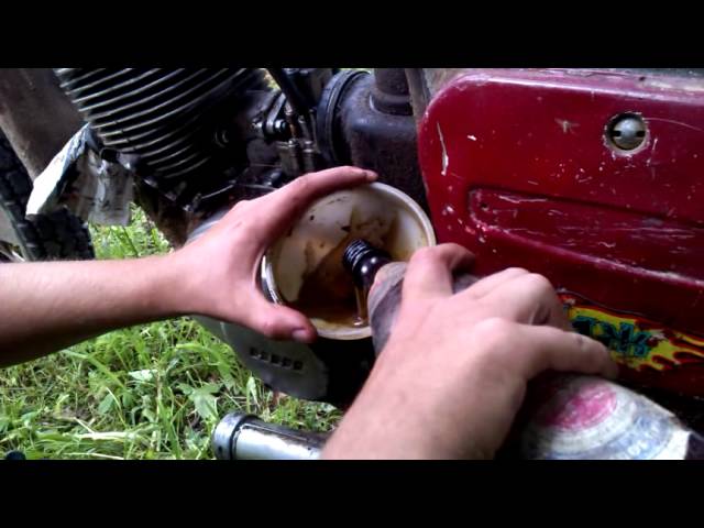 Замена масла в мотоцикле ИЖ Планета 4