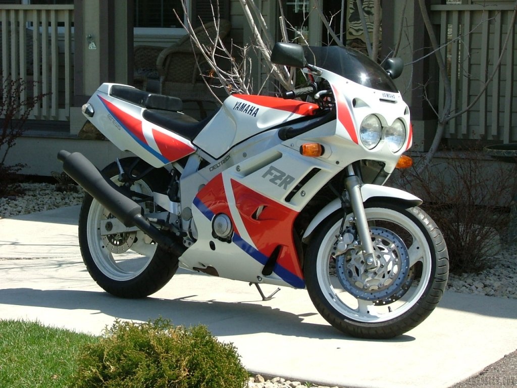 Отзыв владельца мотоцикла Yamaha FZR 600