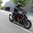 Отзыв про мотоцикл Ducati Diavel Carbon 2011