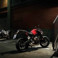 Среднекубатурные нейкиды Honda CB650F и CBR650F 2018