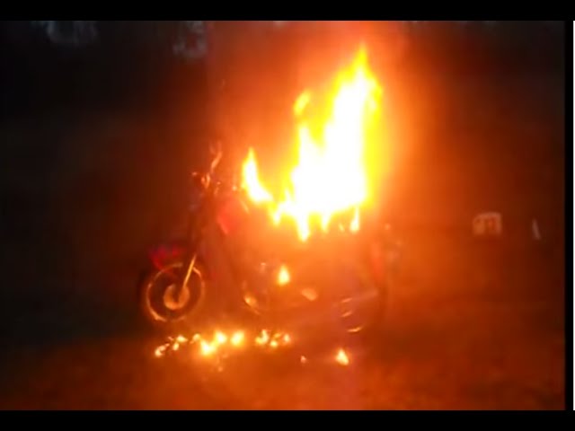 Мои знакомые разбили и сожгли мотоцикл ИЖ Юпитер 4