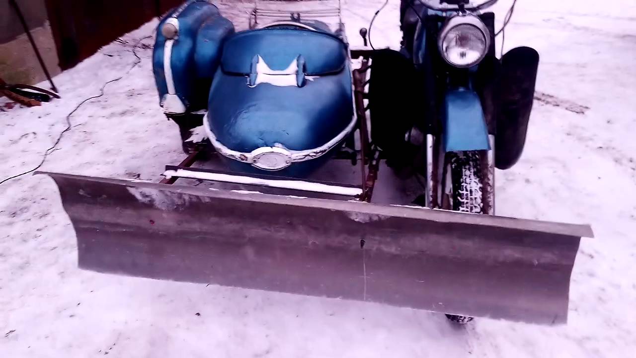Мотоцикл иж для чистки снега, расчистка снега, самодельный отвал