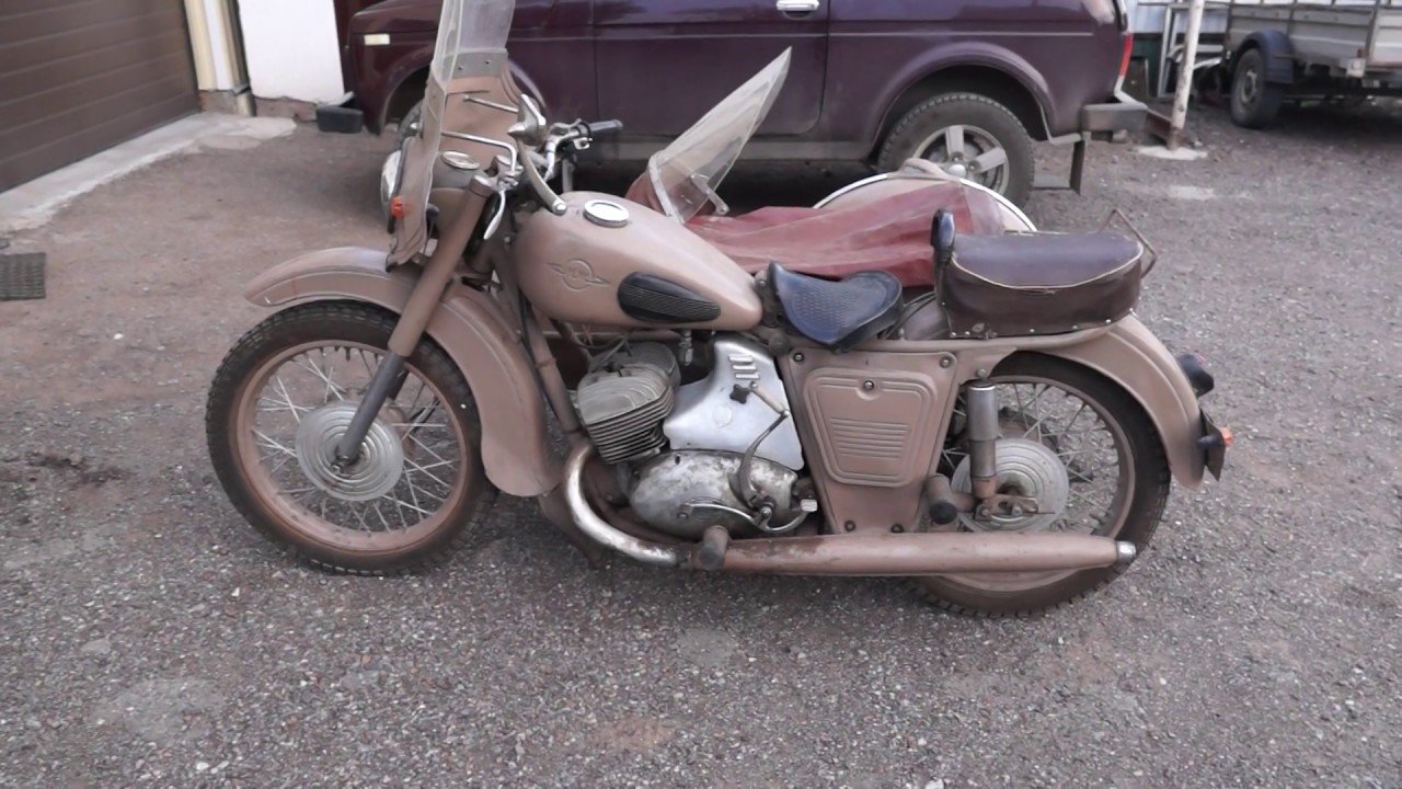 Редкий мотоцикл ИЖ Юпитер 1961 года.