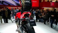Видео обзор крупным планом Ducati Streetfighter V4 модель 2020 EICMA 2019
