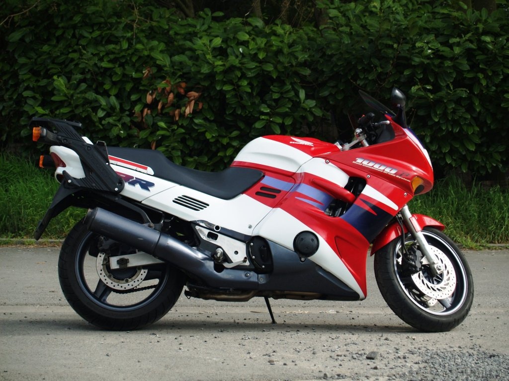 Отзыв про мотоцикл Honda CBR 1000F